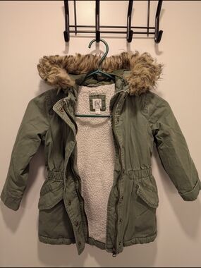 GAP Kids Girl's XS Olive Green Parka Jacket with Cream Sherpa Lining